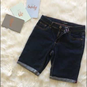 EUC Girls Bermuda shorts